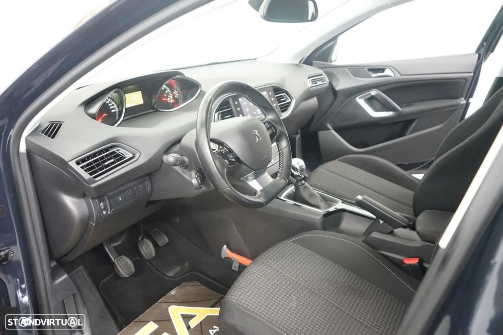 Peugeot 308 SW - 11