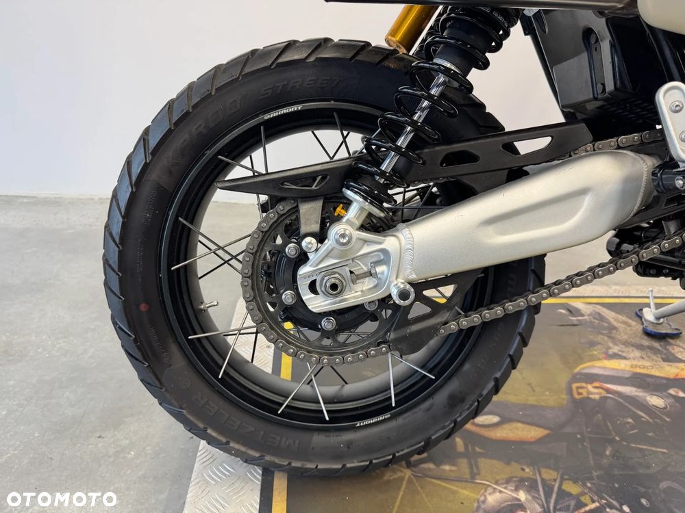 Triumph Scrambler - 15