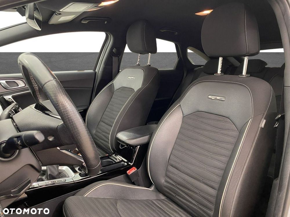 Kia ProCeed - 17