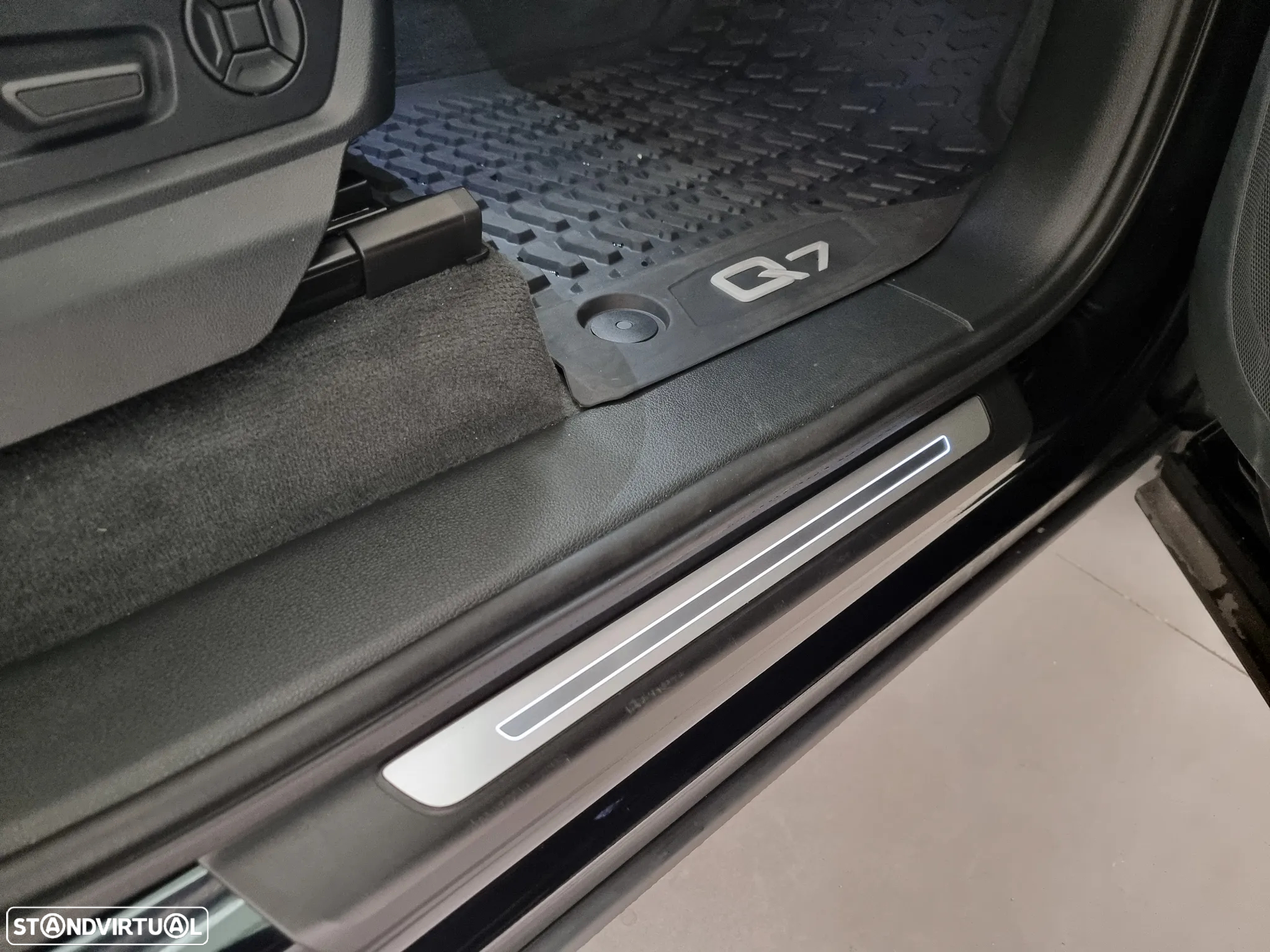 Audi Q7 55 TFSIe quattro Tiptronic - 30