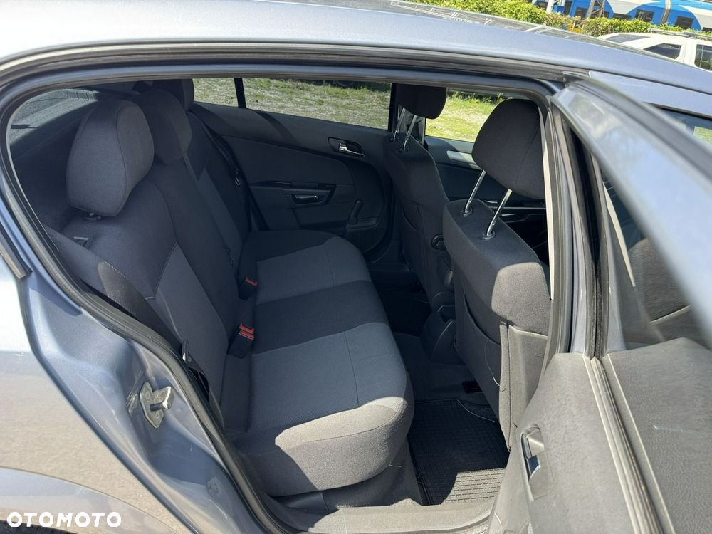 Opel Astra - 16