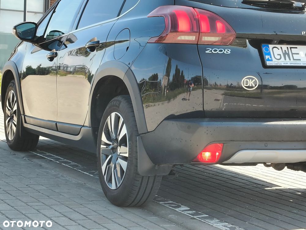Peugeot 2008 1.5 BlueHDi Allure S&S - 32