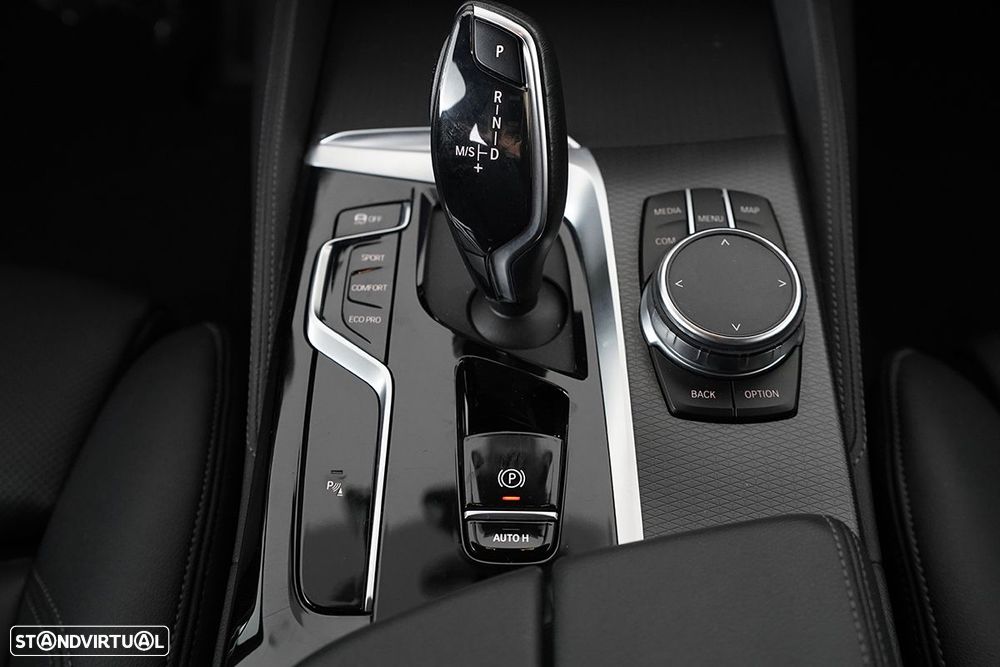 BMW 520 d Pack Desportivo M Auto - 14