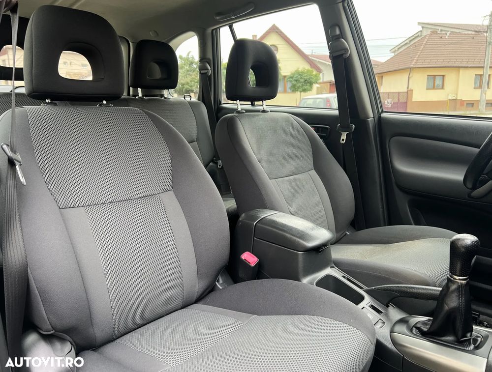 Toyota RAV4 D-4D 4x4 Edition - 8