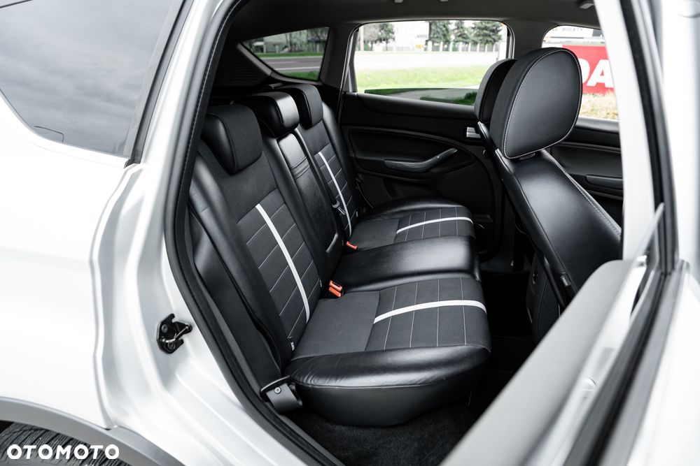 Ford Kuga - 24