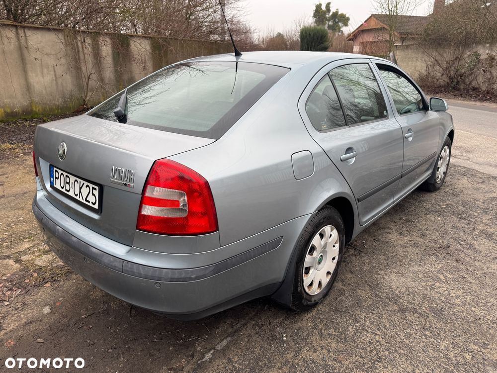 Skoda Octavia 1.6 Classic - 4