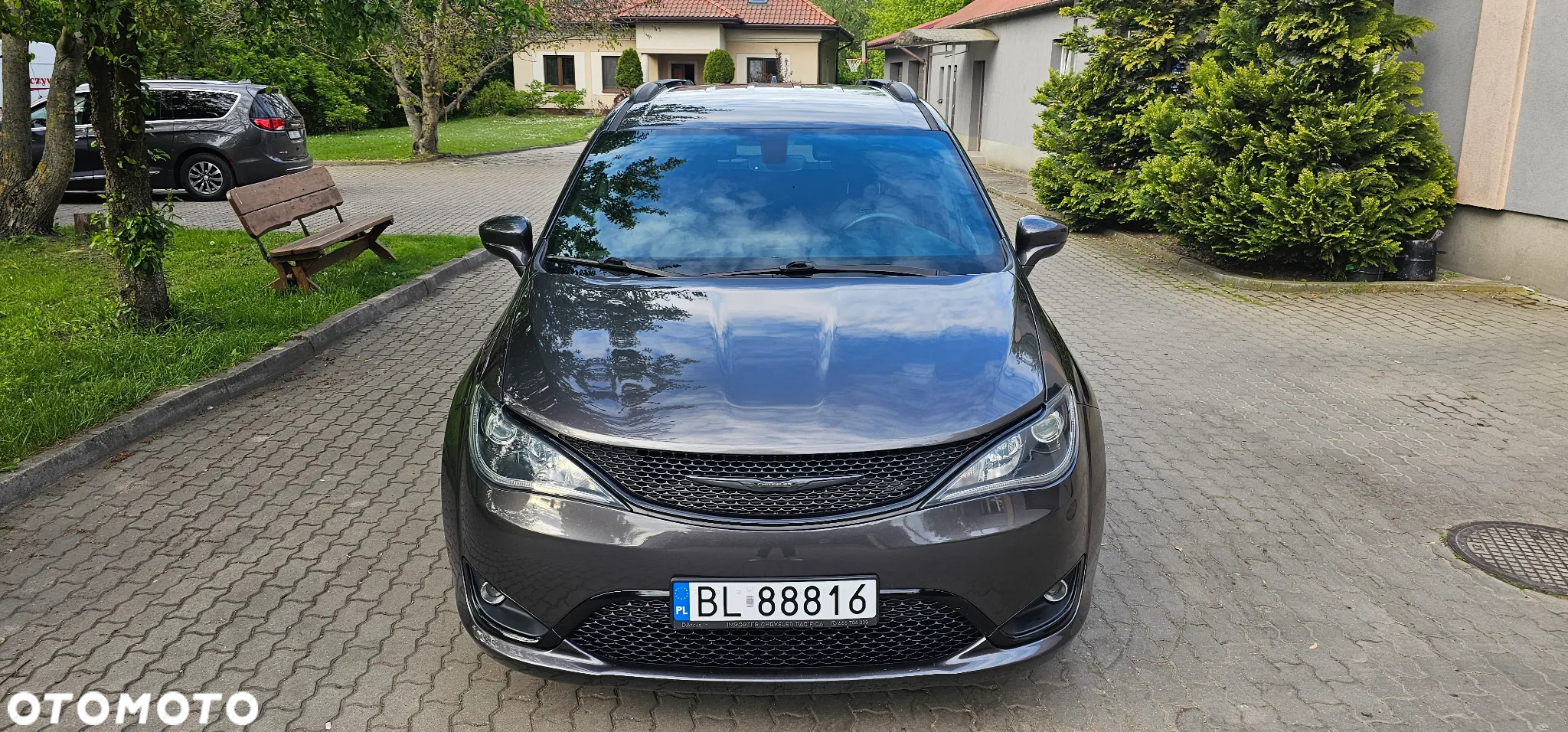 Chrysler Pacifica - 2