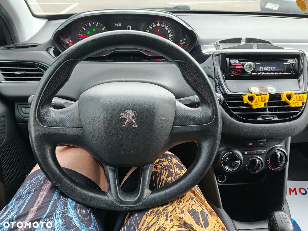 Peugeot 208 1.2 PureTech Style - 18