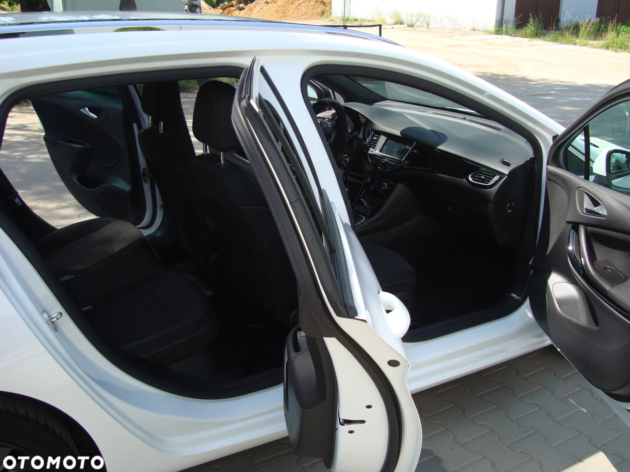 Opel Astra V 1.6 CDTI Dynamic S&S - 25