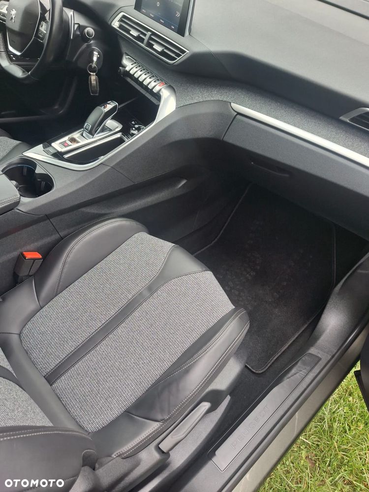 Peugeot 3008 1.5 BlueHDi Active S&S EAT8 - 14