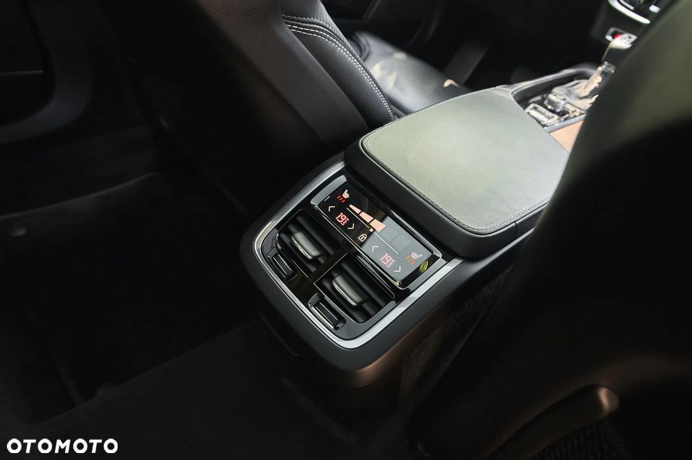 Volvo V90 T4 R-Design - 8