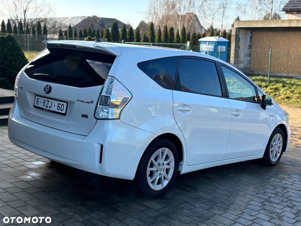 Toyota Prius 1.8 HSD Premium - 11