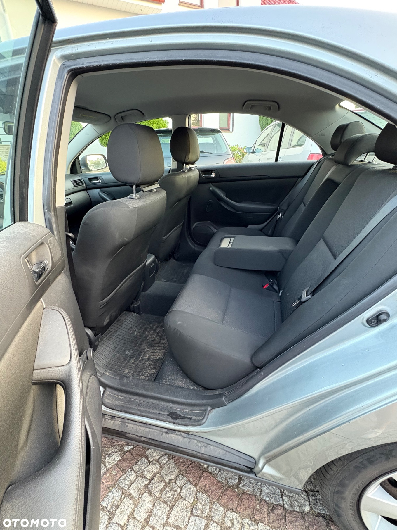 Toyota Avensis 1.8 VVT-i Luna - 17
