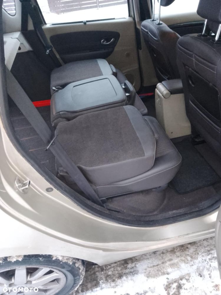 Renault Scenic 1.9 dCi Confort Privilege - 19