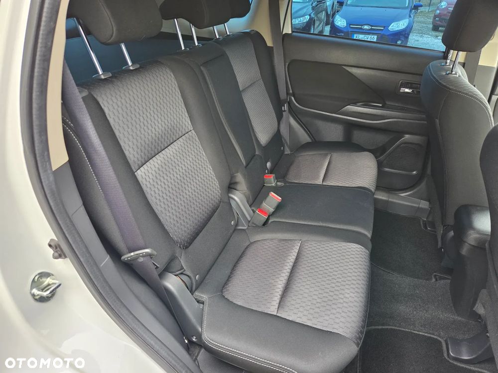 Mitsubishi Outlander 2.0 City Style 2WD - 12