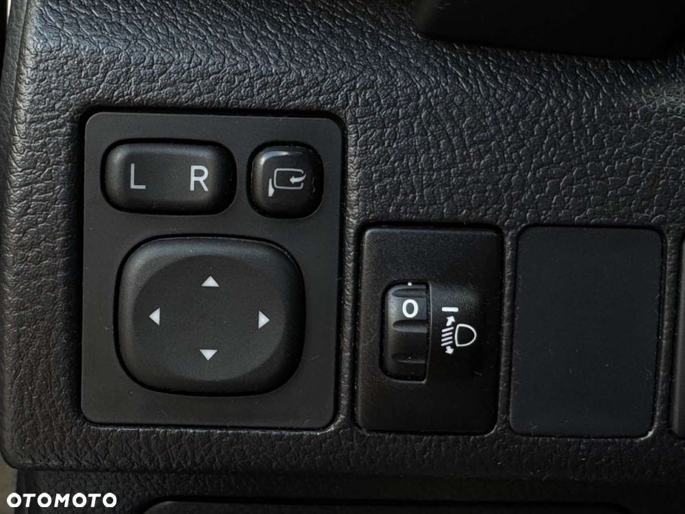 Toyota Auris Hybrid 135 Prestige - 32