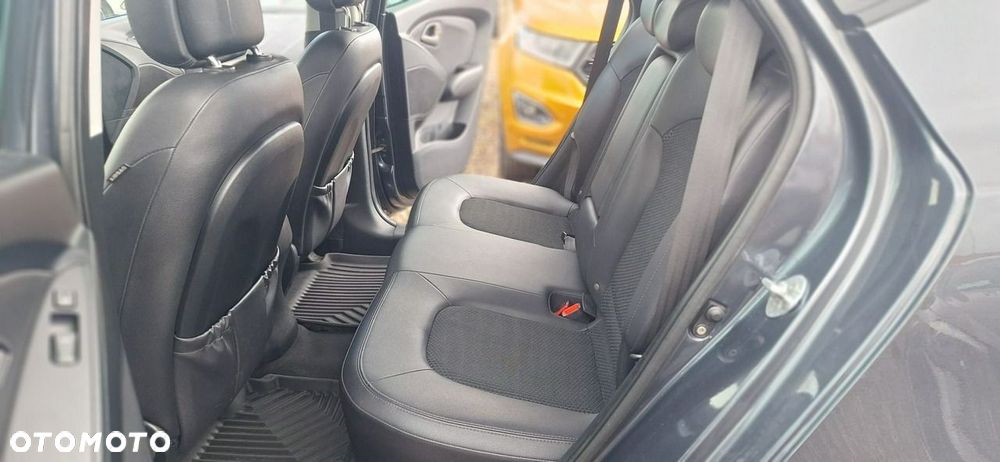 Hyundai ix35 - 11