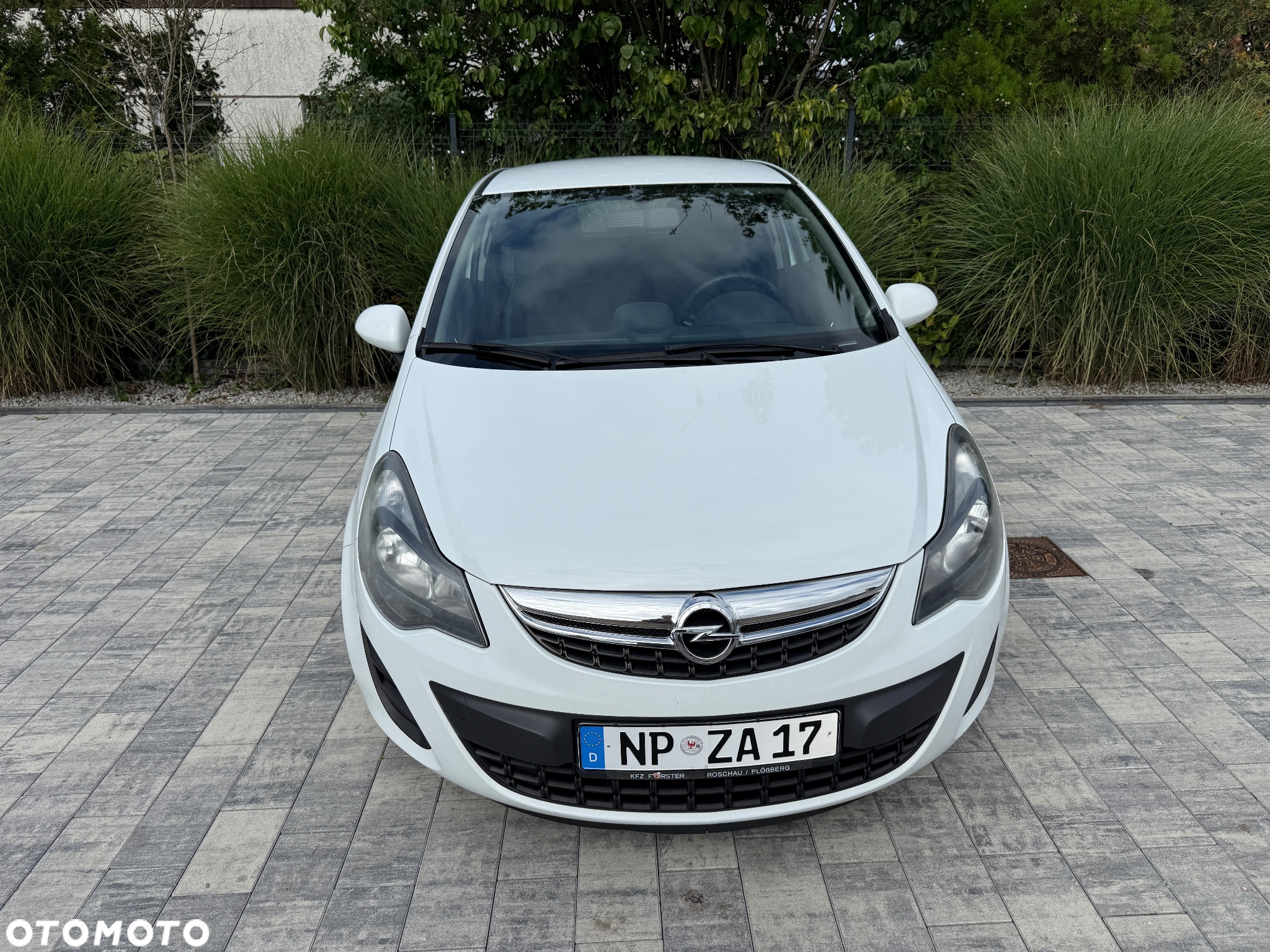 Opel Corsa 1.4 Cosmo - 2