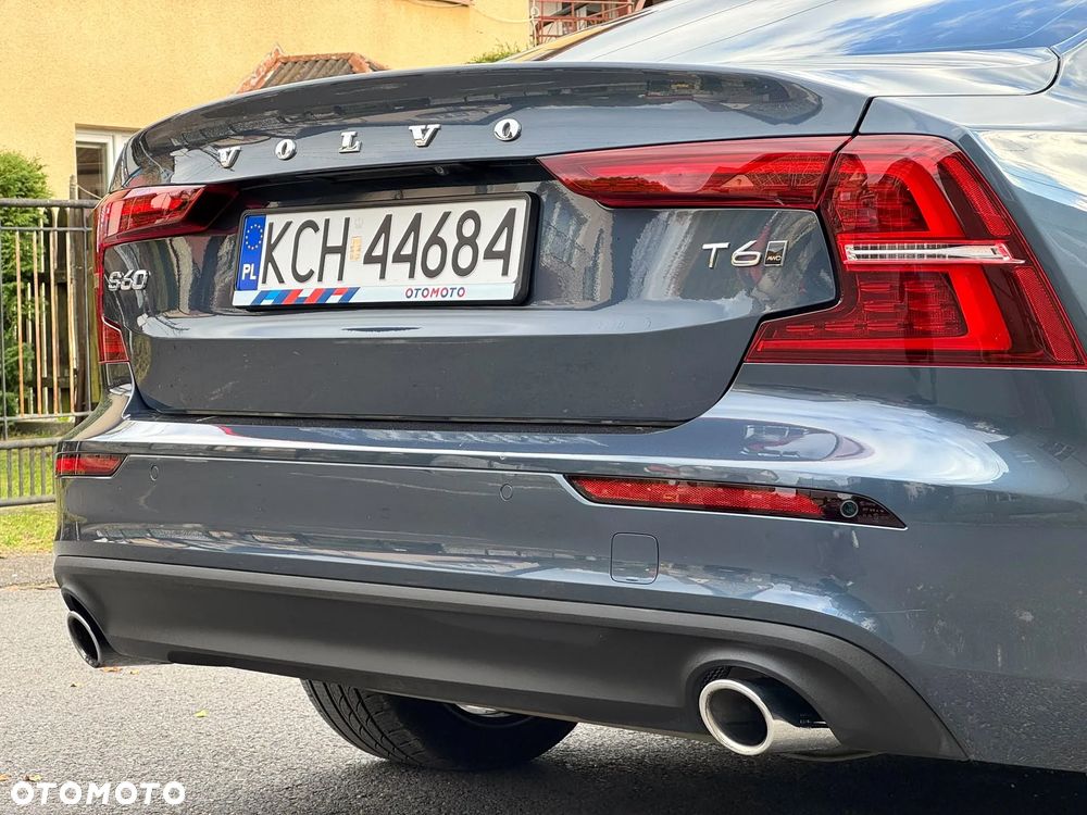 Volvo S60 T6 AWD Momentum Pro - 31