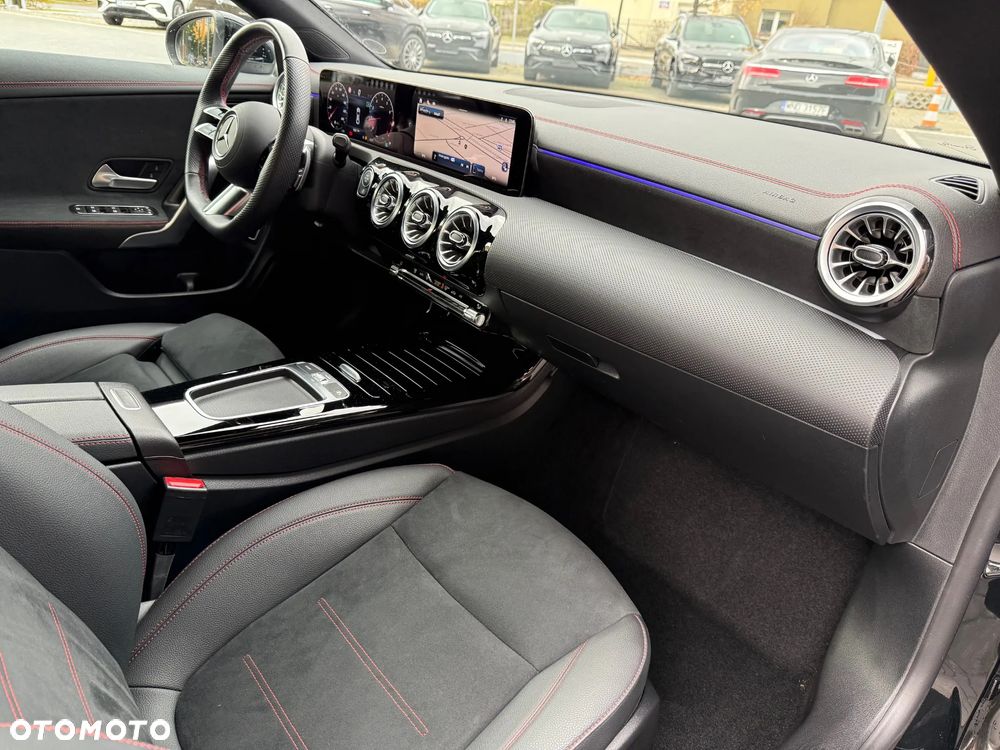 Mercedes-Benz CLA 200 7G-DCT AMG Line - 15