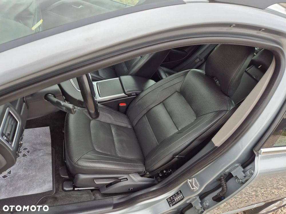 Volvo V70 D4 Momentum - 16