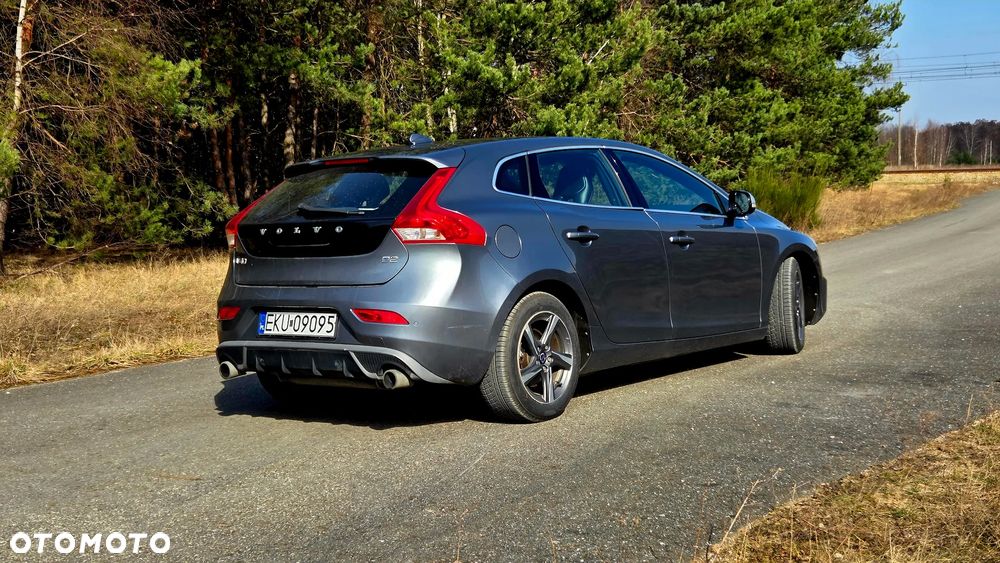 Volvo V40 D2 R Design - 4