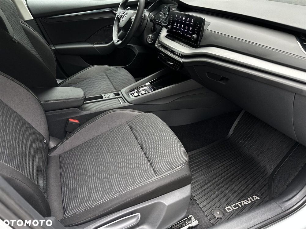 Skoda Octavia 2.0 TDI Ambition DSG - 9
