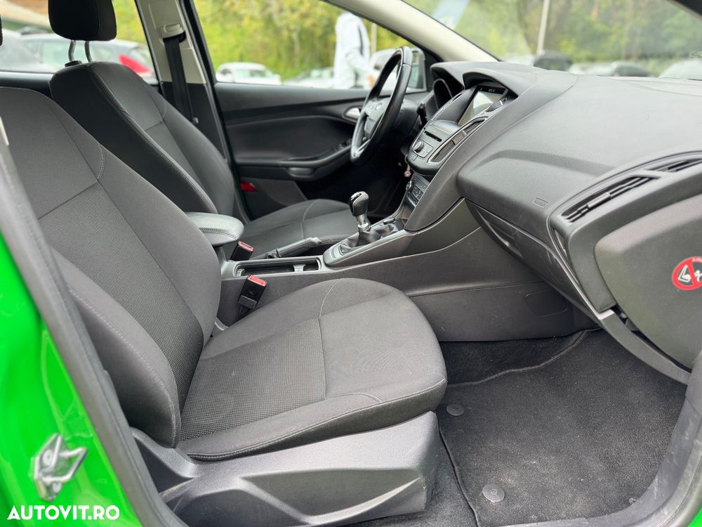 Ford Focus - 8
