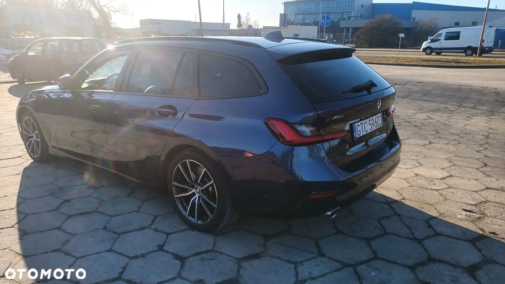 BMW Seria 3 330d xDrive M Sport - 5