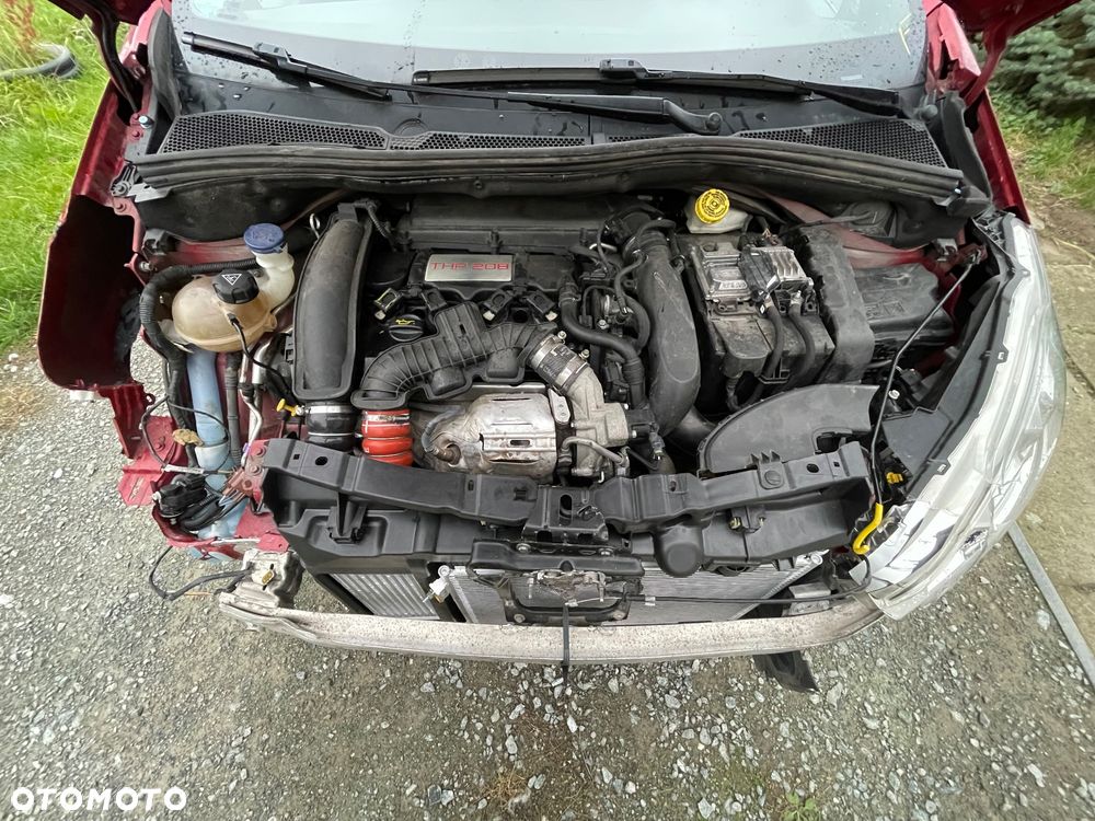 Peugeot 208 THP STOP & START GTi - 10