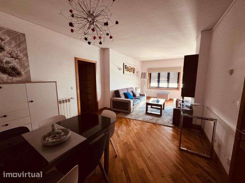 Apartamento T2 junto ao Hospital de Santo António - Grande imagem: 3/8
