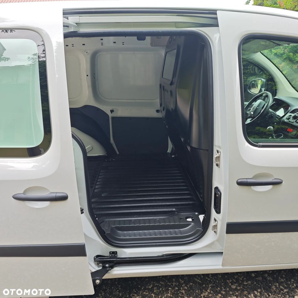 Nissan NV250 - 21