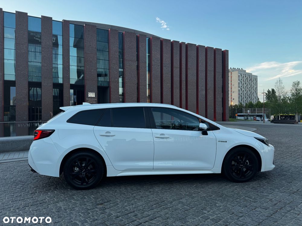 Toyota Corolla 2.0 Hybrid Executive - 9