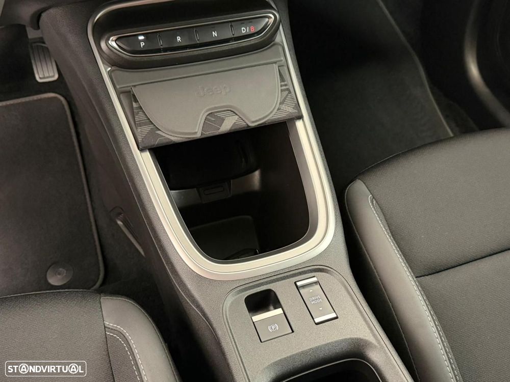 Jeep Avenger 54 kWh Black Edition - 30