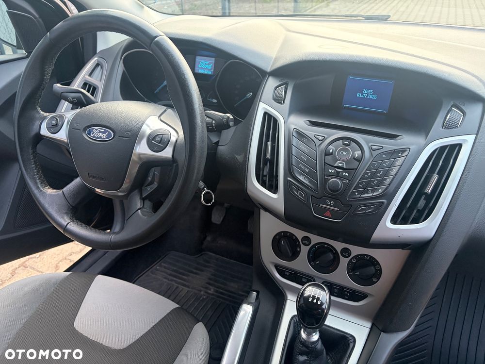 Ford Focus 1.6 EcoBoost Trend - 19