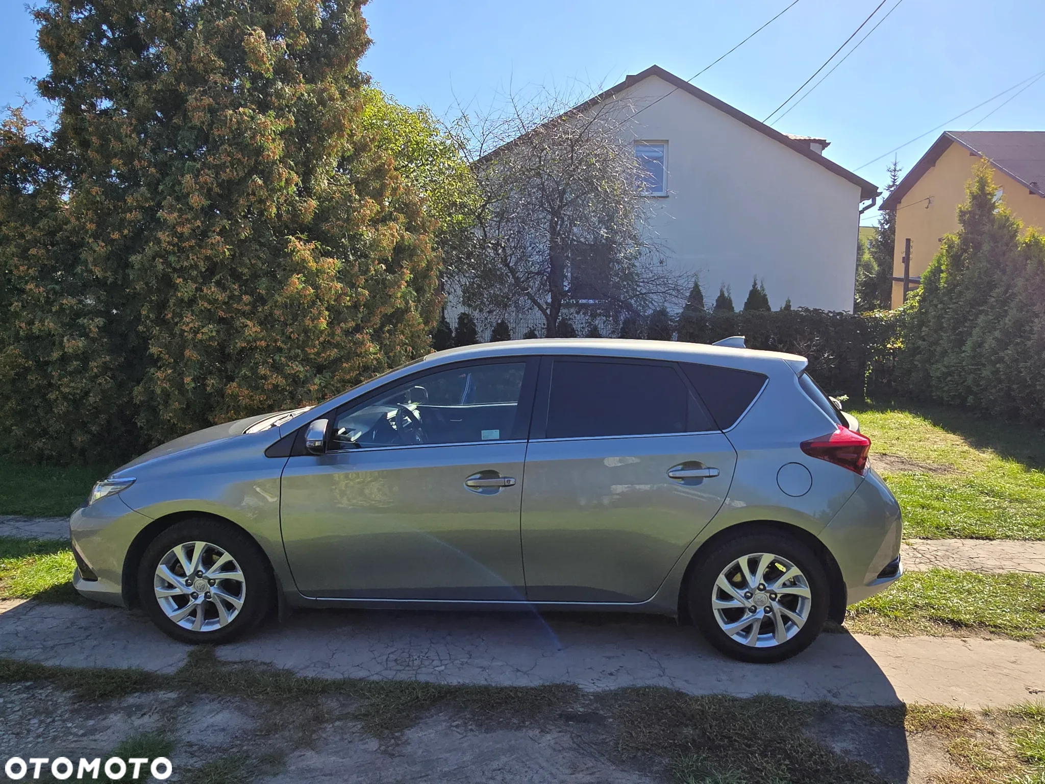 Toyota Auris 1.6 Premium - 37