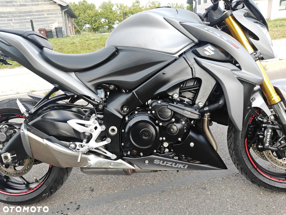 Suzuki GSX - 9