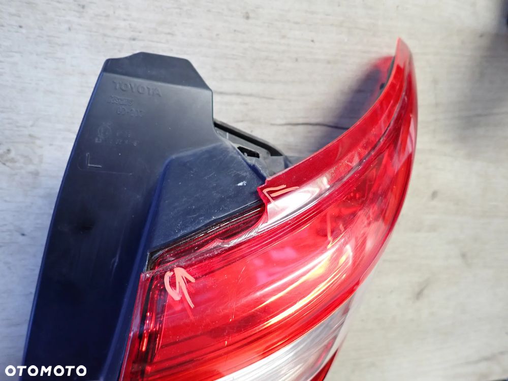 TOYOTA YARIS III LAMPA PRAWY TYŁ 0D-204 - 4