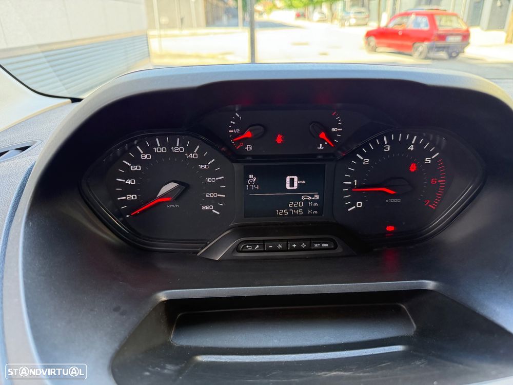 Peugeot PARTNER - 16