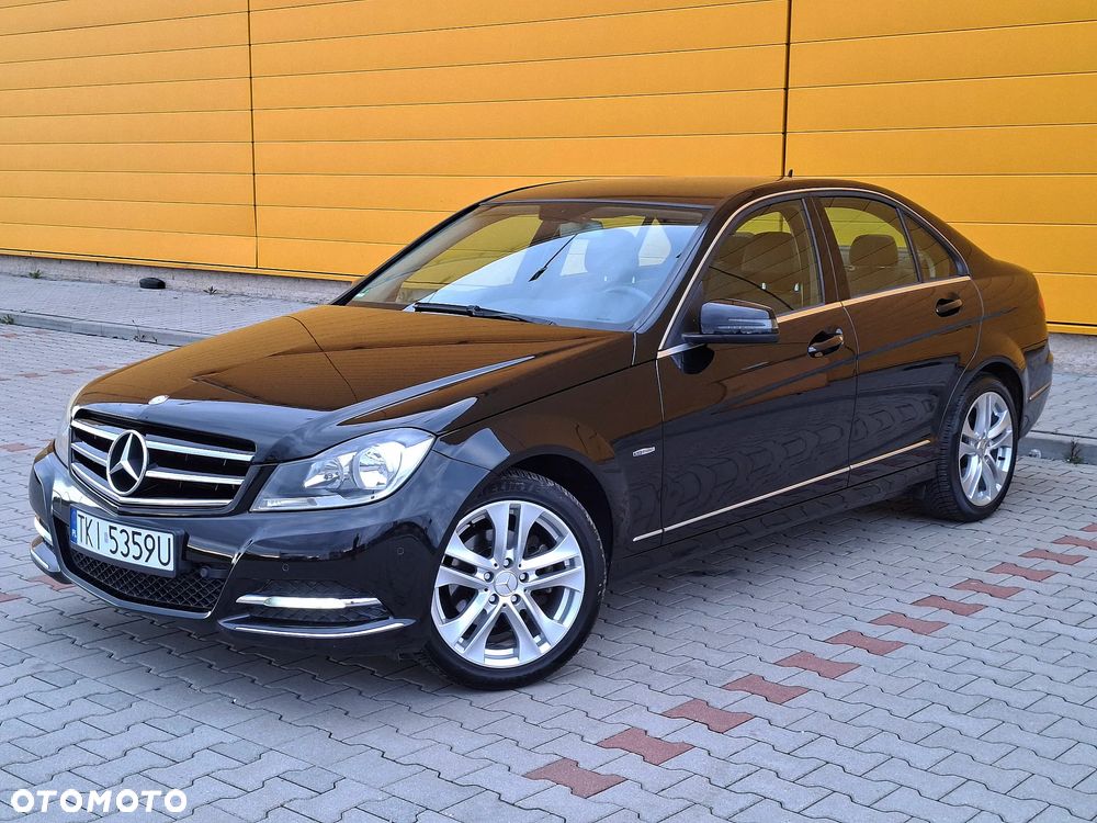 Mercedes-Benz Klasa C 180 CGI BlueEFFICIENCY Avantgarde - 14