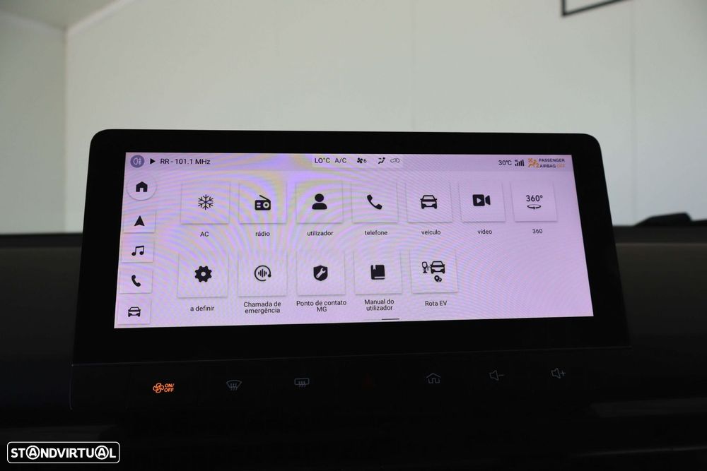 MG MG4 64 kWh Luxury - 43