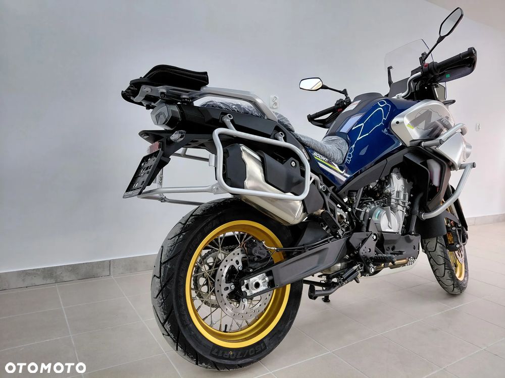 CFMoto MT - 3