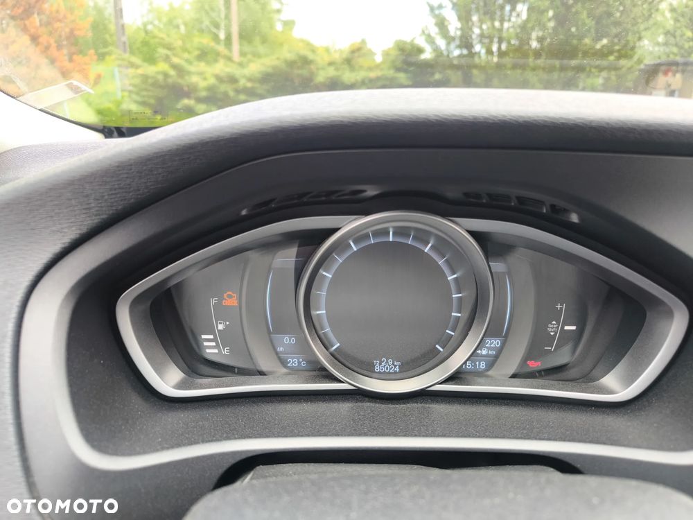 Volvo V40 T3 Momentum - 16