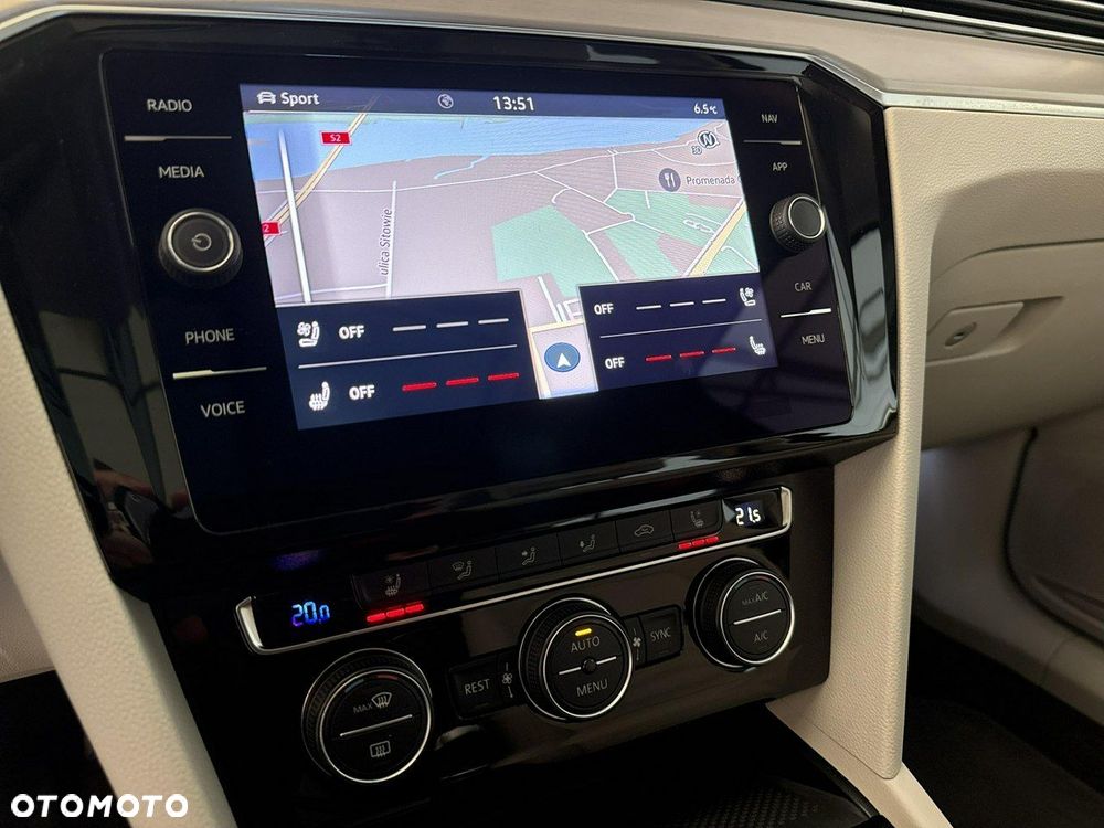 Volkswagen Passat - 26