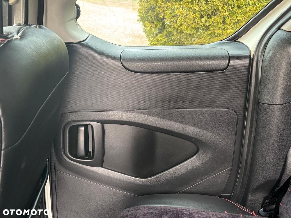 Peugeot Partner BlueHDi 100 Stop&Start Allure - 39