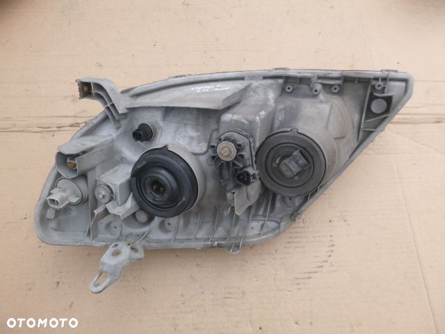 LAMPA PRAWY PRZÓD PRAWA PRZEDNIA TOYOTA COROLLA E12 01- - 7