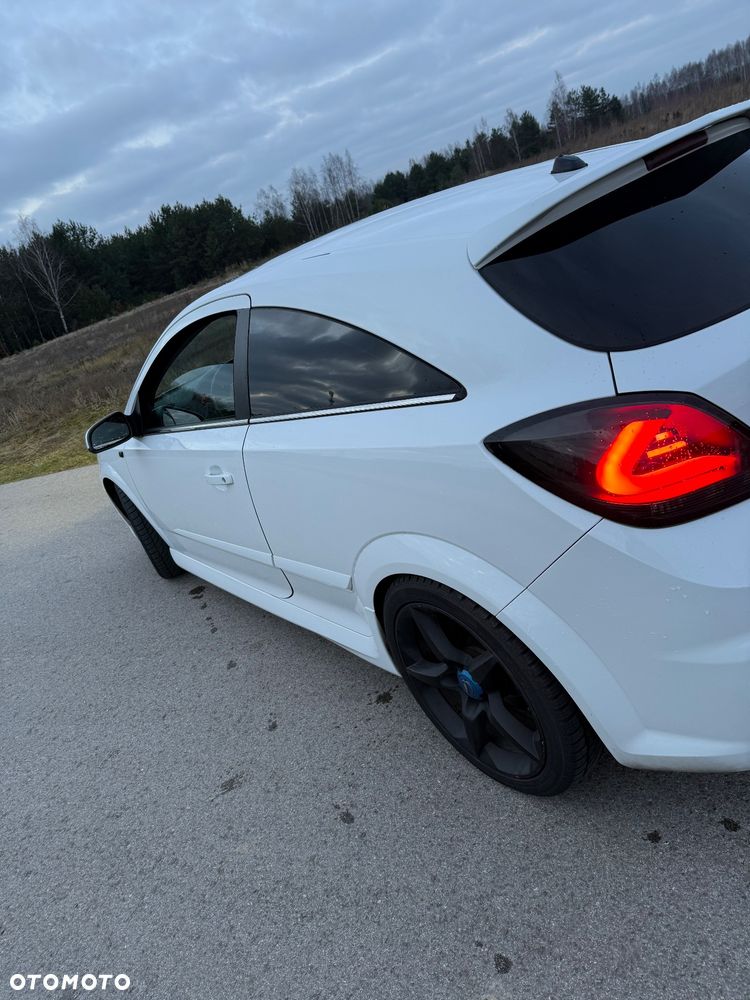 Opel Astra 2.0 Turbo Cosmo - 2