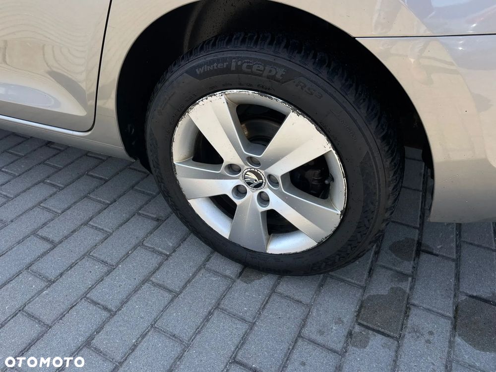 Skoda RAPID 1.2 TSI Ambition - 7