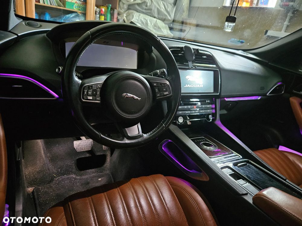 Jaguar F-Pace 2.0 i4D AWD Portfolio - 3