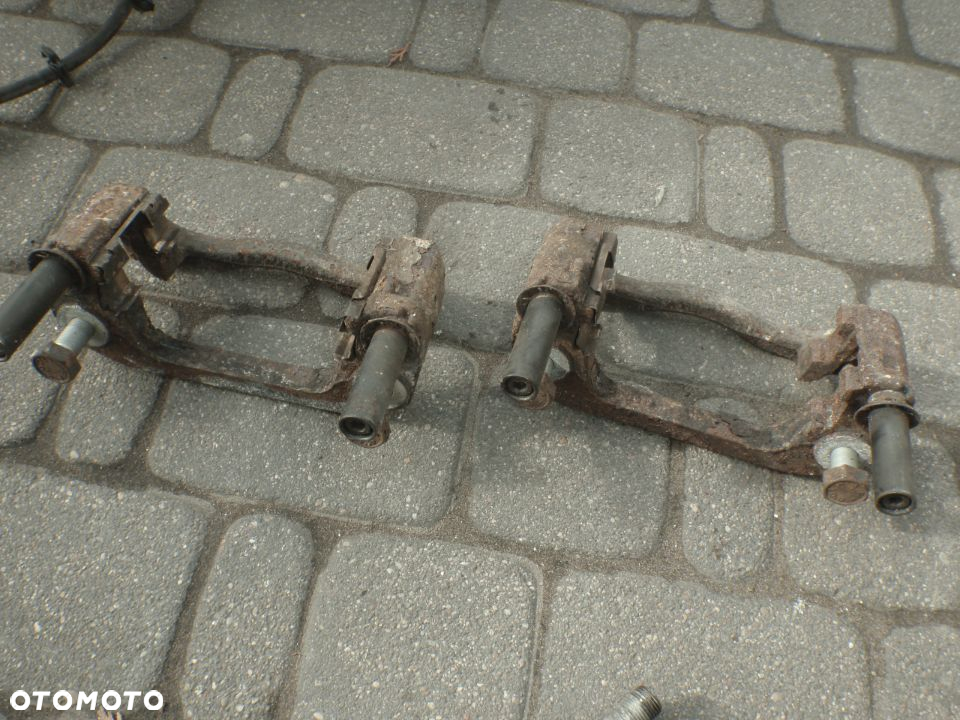 zacisk jarzmo hamulcowy prowadnica tył iveco daily 35c  oryginał jak nowy orginał - 10